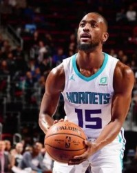  利拉德60分创本赛季得分新高  