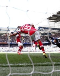  水晶宫队长抗议染红，赛后申诉成功取消处罚  