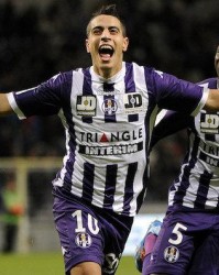  马赛主场力克劲旅里昂，法甲传统豪强捍卫尊严