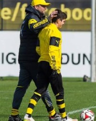  多特蒙德青年军异军突起，客场掀翻老牌劲旅  