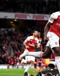  AC米兰德比战奏凯，吉鲁头槌制胜锁定胜局