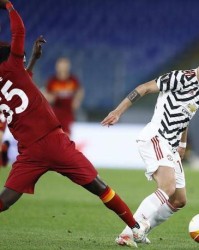  滕哈赫变阵收奇效，曼联终结三轮不胜颓势  