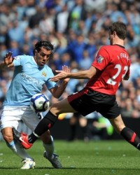  曼城铁卫头槌制胜，连续十场零封创英超新纪录  