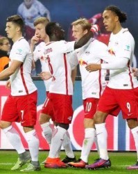  莱比锡红牛与拜仁慕尼黑争夺欧冠资格白热化  