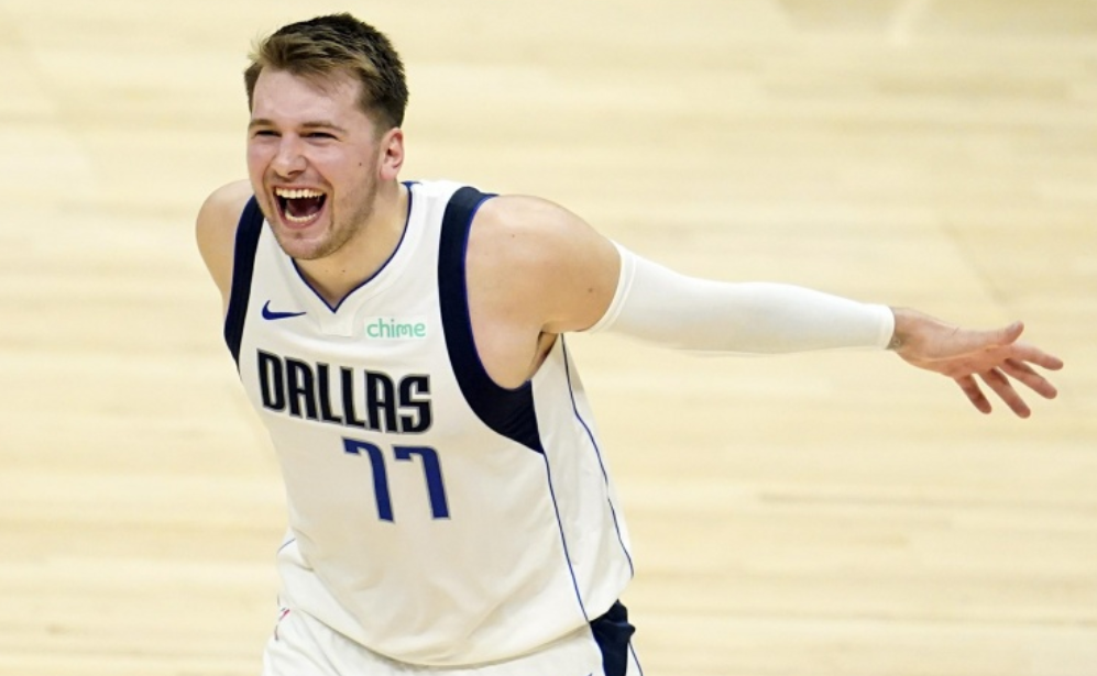  东契奇爆砍40分 独行侠横扫鹈鹕  