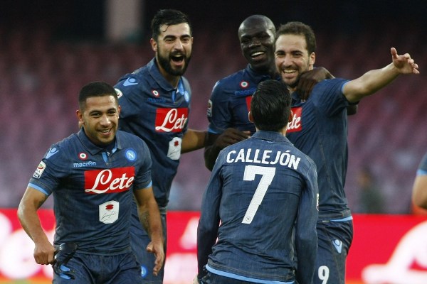  那不勒斯客场惨败乌迪内斯跌出欧冠区  