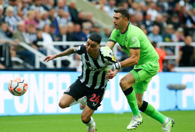  纽卡斯尔联反击锐不可当，闪电战击溃中下游球队  