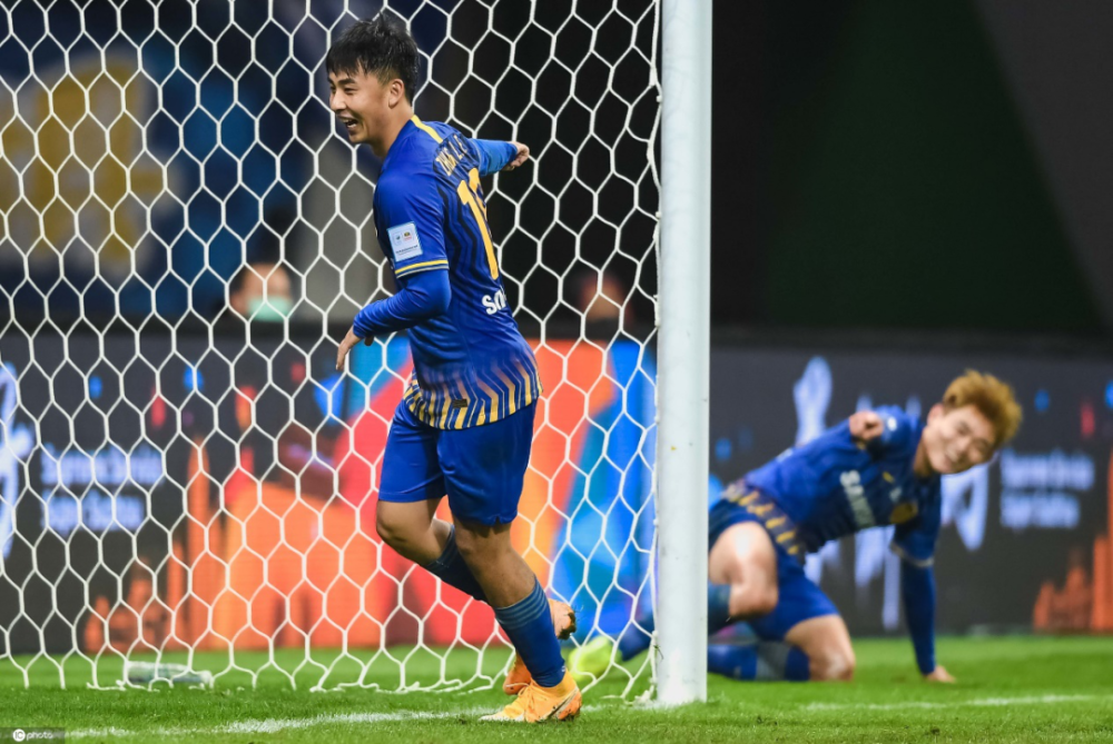  洛里昂青春风暴席卷赛场，U23小将梅开二度闪耀  